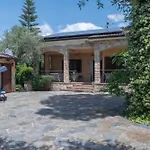 בית נופש Dimora Patrizia *